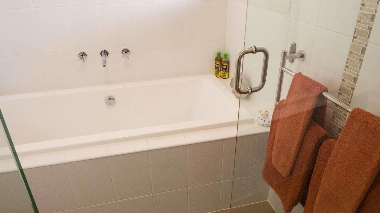 والارو Rezare House Bed & Breakfast المظهر الخارجي الصورة